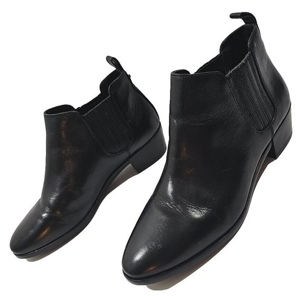 Michael Kors ~Woman Size 6.5~ Black Leather Booties Pull-On. - Picture 10 of 12